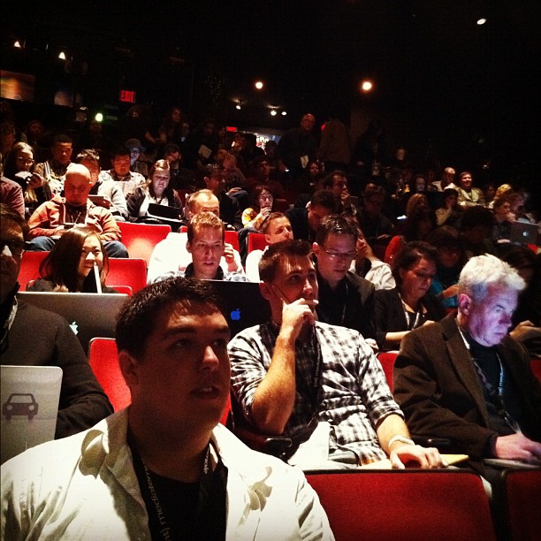 Crowd at stage 2 before Lis' talk.